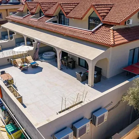 Aparthotel Oludeniz 1+1 Yuzme Havuzlu Ve Jakuzili Modern Yazlik Fethiye